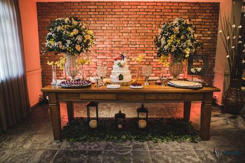 Grande Ville Buffet, Grande Ville, buffet rustico, buffet na dom pedro II, casamento na casinha, casando rustico, vestido de noiva, vestido de noiva reto, noivo de azul, decoração branca, casando de dia, casando de noite, rustico, suculentas de lembrança'