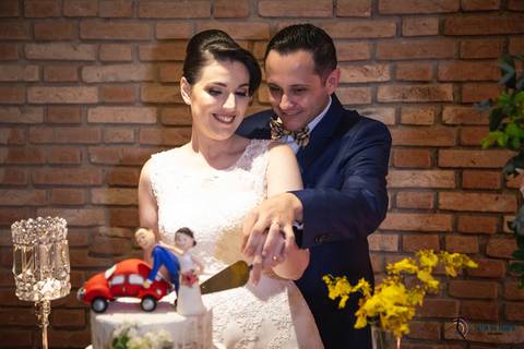 Grande Ville Buffet, Grande Ville, buffet rustico, buffet na dom pedro II, casamento na casinha, casando rustico, vestido de noiva, vestido de noiva reto, noivo de azul, decoração branca, casando de dia, casando de noite, rustico, suculentas de lembrança'