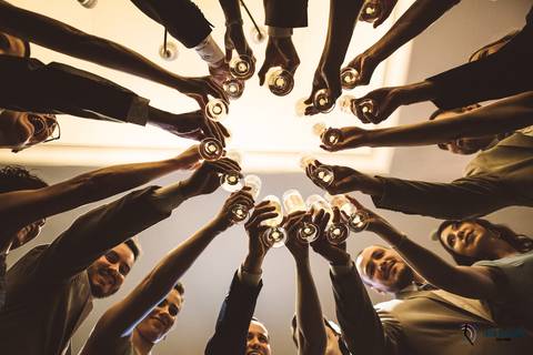 Grande Ville Buffet, Grande Ville, buffet rustico, buffet na dom pedro II, casamento na casinha, casando rustico, vestido de noiva, vestido de noiva reto, noivo de azul, decoração branca, casando de dia, casando de noite, rustico, suculentas de lembrança'