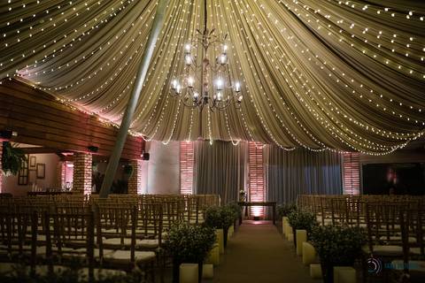 Grande Ville Buffet, buffet em santo andre, buffet rustico, casamento lgbt, casamento homoafetivo, casamento homossexual, noiva de branco, noivas, casamento entre mulheres, mulheres casando, toda forma de amor, decoração rustica, meninas casando'