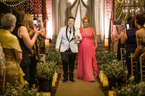 Grande Ville Buffet, buffet em santo andre, buffet rustico, casamento lgbt, casamento homoafetivo, casamento homossexual, noiva de branco, noivas, casamento entre mulheres, mulheres casando, toda forma de amor, decoração rustica, meninas casando'