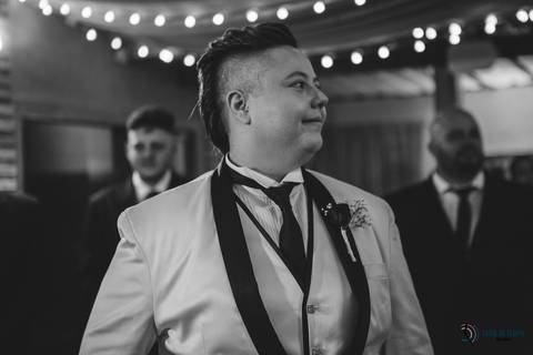 Grande Ville Buffet, buffet em santo andre, buffet rustico, casamento lgbt, casamento homoafetivo, casamento homossexual, noiva de branco, noivas, casamento entre mulheres, mulheres casando, toda forma de amor, decoração rustica, meninas casando'