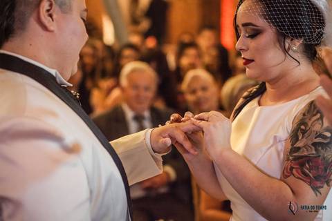 Grande Ville Buffet, buffet em santo andre, buffet rustico, casamento lgbt, casamento homoafetivo, casamento homossexual, noiva de branco, noivas, casamento entre mulheres, mulheres casando, toda forma de amor, decoração rustica, meninas casando'