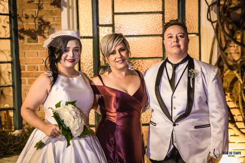 Grande Ville Buffet, buffet em santo andre, buffet rustico, casamento lgbt, casamento homoafetivo, casamento homossexual, noiva de branco, noivas, casamento entre mulheres, mulheres casando, toda forma de amor, decoração rustica, meninas casando'