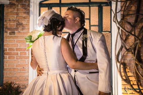 Grande Ville Buffet, buffet em santo andre, buffet rustico, casamento lgbt, casamento homoafetivo, casamento homossexual, noiva de branco, noivas, casamento entre mulheres, mulheres casando, toda forma de amor, decoração rustica, meninas casando'