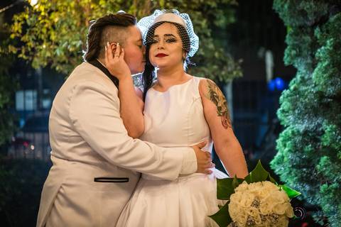 Grande Ville Buffet, buffet em santo andre, buffet rustico, casamento lgbt, casamento homoafetivo, casamento homossexual, noiva de branco, noivas, casamento entre mulheres, mulheres casando, toda forma de amor, decoração rustica, meninas casando'