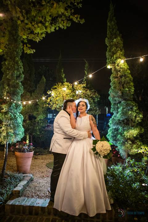 Grande Ville Buffet, buffet em santo andre, buffet rustico, casamento lgbt, casamento homoafetivo, casamento homossexual, noiva de branco, noivas, casamento entre mulheres, mulheres casando, toda forma de amor, decoração rustica, meninas casando'