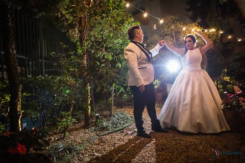 Grande Ville Buffet, buffet em santo andre, buffet rustico, casamento lgbt, casamento homoafetivo, casamento homossexual, noiva de branco, noivas, casamento entre mulheres, mulheres casando, toda forma de amor, decoração rustica, meninas casando'