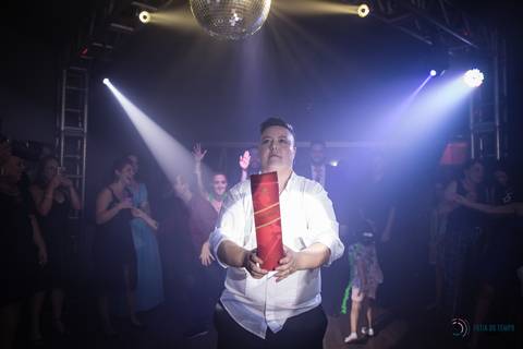 Grande Ville Buffet, buffet em santo andre, buffet rustico, casamento lgbt, casamento homoafetivo, casamento homossexual, noiva de branco, noivas, casamento entre mulheres, mulheres casando, toda forma de amor, decoração rustica, meninas casando'