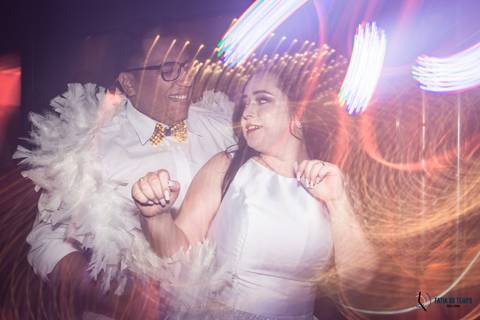 Grande Ville Buffet, buffet em santo andre, buffet rustico, casamento lgbt, casamento homoafetivo, casamento homossexual, noiva de branco, noivas, casamento entre mulheres, mulheres casando, toda forma de amor, decoração rustica, meninas casando'