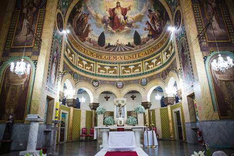 igreja matriz são caetano, igreja sagrada familia são caetano, casando na igreja, casamento na igraja, noiva classica, casamento classico, buffet tulipas, festa de casamento classico, vestido de noiva, buquet vermelho'