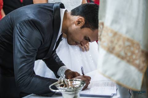 igreja matriz são caetano, igreja sagrada familia são caetano, casando na igreja, casamento na igraja, noiva classica, casamento classico, buffet tulipas, festa de casamento classico, vestido de noiva, buquet vermelho'