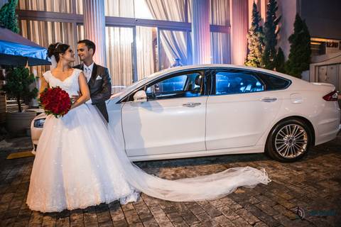igreja matriz são caetano, igreja sagrada familia são caetano, casando na igreja, casamento na igraja, noiva classica, casamento classico, buffet tulipas, festa de casamento classico, vestido de noiva, buquet vermelho'
