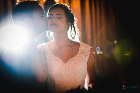 igreja matriz são caetano, igreja sagrada familia são caetano, casando na igreja, casamento na igraja, noiva classica, casamento classico, buffet tulipas, festa de casamento classico, vestido de noiva, buquet vermelho'