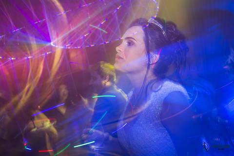 igreja matriz são caetano, igreja sagrada familia são caetano, casando na igreja, casamento na igraja, noiva classica, casamento classico, buffet tulipas, festa de casamento classico, vestido de noiva, buquet vermelho'