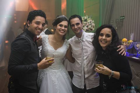 igreja matriz são caetano, igreja sagrada familia são caetano, casando na igreja, casamento na igraja, noiva classica, casamento classico, buffet tulipas, festa de casamento classico, vestido de noiva, buquet vermelho'
