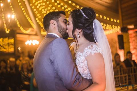 Grande Ville Buffet, Grande Ville, buffet de casamento rustico, buffet de casamento em santo andré, noiva oriental, noiva japonesa, cerimonia das velas, casamento rustico, noivo de gravata borboleta, buquê de noiva, mesa do bolo de casmento'