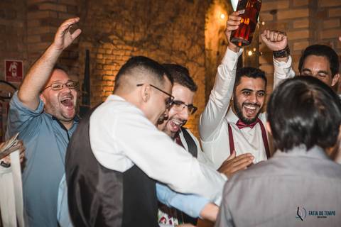 Grande Ville Buffet, Grande Ville, buffet de casamento rustico, buffet de casamento em santo andré, noiva oriental, noiva japonesa, cerimonia das velas, casamento rustico, noivo de gravata borboleta, buquê de noiva, mesa do bolo de casmento'