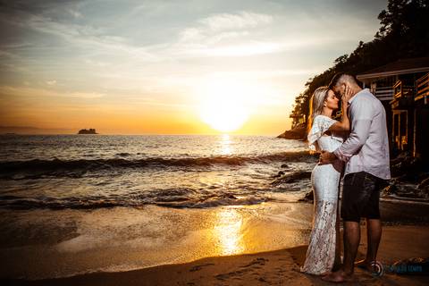 Nascer do sol, ensaio pré casamento na praia, praia do guarujá ensaio, ensaio no guarujá, ensaio pé na areia, casamento na praia, casando no por do sol, fotos no nascer do sol, pré casamento no guaruja, pre casamento pé na areaia'
