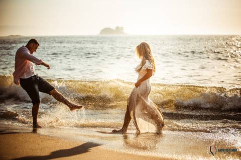 Nascer do sol, ensaio pré casamento na praia, praia do guarujá ensaio, ensaio no guarujá, ensaio pé na areia, casamento na praia, casando no por do sol, fotos no nascer do sol, pré casamento no guaruja, pre casamento pé na areaia'