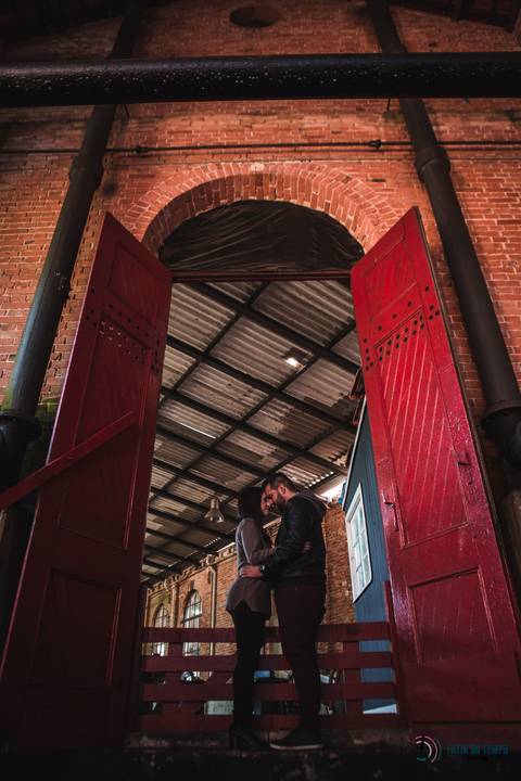 pre casamento paranapiacaba, ensaio em paranapiacaba, paranapiacaba, ensaio de casal, ensaio na estação de trem, pre casamento na estação de trem, pré casamento rustico, pré casamento industrial, casal em paranapiacaba'