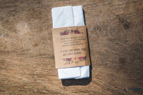 restaurante senzala, vestido de noiva, casamento de dia, casamento ao ar livre, casamento no campo, casamento rustico, senzala eventos, casamento em salesopolis, vestido de renda, decoração roxa,  madrinhas de roxo, decoração lampadas penduradas'