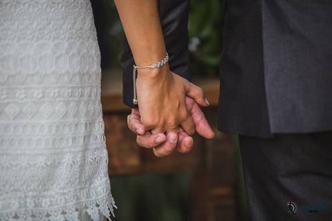 restaurante senzala, vestido de noiva, casamento de dia, casamento ao ar livre, casamento no campo, casamento rustico, senzala eventos, casamento em salesopolis, vestido de renda, decoração roxa,  madrinhas de roxo, decoração lampadas penduradas'