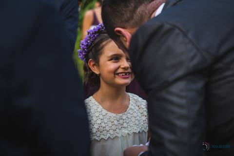 restaurante senzala, vestido de noiva, casamento de dia, casamento ao ar livre, casamento no campo, casamento rustico, senzala eventos, casamento em salesopolis, vestido de renda, decoração roxa,  madrinhas de roxo, decoração lampadas penduradas'