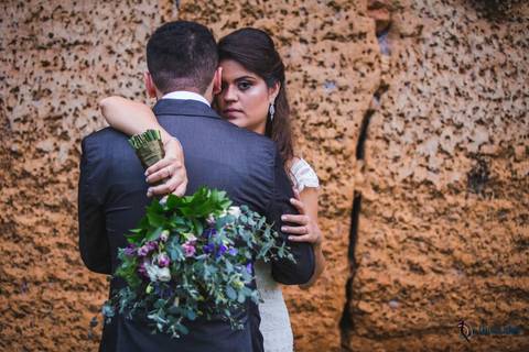 restaurante senzala, vestido de noiva, casamento de dia, casamento ao ar livre, casamento no campo, casamento rustico, senzala eventos, casamento em salesopolis, vestido de renda, decoração roxa,  madrinhas de roxo, decoração lampadas penduradas'