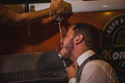 restaurante senzala, vestido de noiva, casamento de dia, casamento ao ar livre, casamento no campo, casamento rustico, senzala eventos, casamento em salesopolis, vestido de renda, decoração roxa,  madrinhas de roxo, decoração lampadas penduradas'