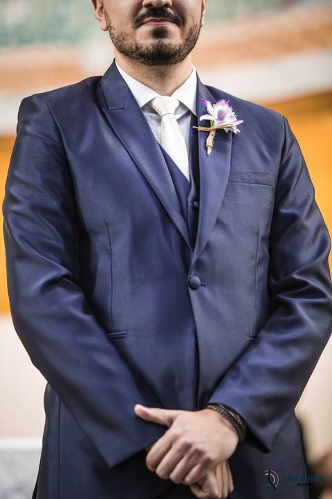 espaço favoritto, buffet favoritto, noivo de azul, casamento na igreja, mini wedding, noiva baixinha, vestido de noiva, vestido de noiva sereia, buque da noiva, fotografia artistica de casamento, igreja santa maria goretti, buque roxo, festa de casamento'