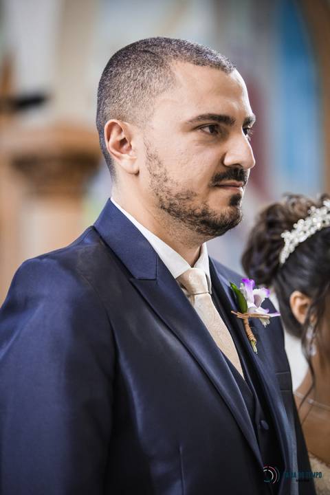espaço favoritto, buffet favoritto, noivo de azul, casamento na igreja, mini wedding, noiva baixinha, vestido de noiva, vestido de noiva sereia, buque da noiva, fotografia artistica de casamento, igreja santa maria goretti, buque roxo, festa de casamento'
