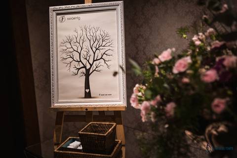 espaço favoritto, buffet favoritto, noivo de azul, casamento na igreja, mini wedding, noiva baixinha, vestido de noiva, vestido de noiva sereia, buque da noiva, fotografia artistica de casamento, igreja santa maria goretti, buque roxo, festa de casamento'