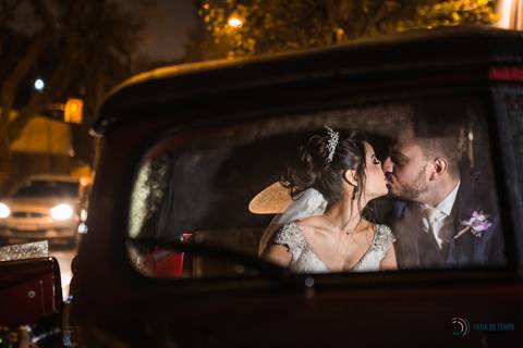espaço favoritto, buffet favoritto, noivo de azul, casamento na igreja, mini wedding, noiva baixinha, vestido de noiva, vestido de noiva sereia, buque da noiva, fotografia artistica de casamento, igreja santa maria goretti, buque roxo, festa de casamento'