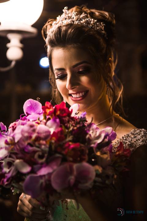 espaço favoritto, buffet favoritto, noivo de azul, casamento na igreja, mini wedding, noiva baixinha, vestido de noiva, vestido de noiva sereia, buque da noiva, fotografia artistica de casamento, igreja santa maria goretti, buque roxo, festa de casamento'