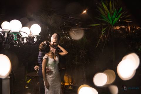 espaço favoritto, buffet favoritto, noivo de azul, casamento na igreja, mini wedding, noiva baixinha, vestido de noiva, vestido de noiva sereia, buque da noiva, fotografia artistica de casamento, igreja santa maria goretti, buque roxo, festa de casamento'