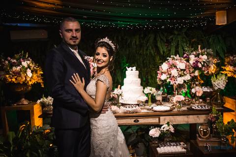 espaço favoritto, buffet favoritto, noivo de azul, casamento na igreja, mini wedding, noiva baixinha, vestido de noiva, vestido de noiva sereia, buque da noiva, fotografia artistica de casamento, igreja santa maria goretti, buque roxo, festa de casamento'