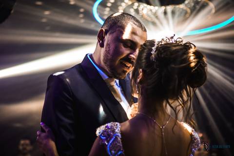 espaço favoritto, buffet favoritto, noivo de azul, casamento na igreja, mini wedding, noiva baixinha, vestido de noiva, vestido de noiva sereia, buque da noiva, fotografia artistica de casamento, igreja santa maria goretti, buque roxo, festa de casamento'