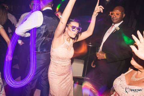 espaço favoritto, buffet favoritto, noivo de azul, casamento na igreja, mini wedding, noiva baixinha, vestido de noiva, vestido de noiva sereia, buque da noiva, fotografia artistica de casamento, igreja santa maria goretti, buque roxo, festa de casamento'