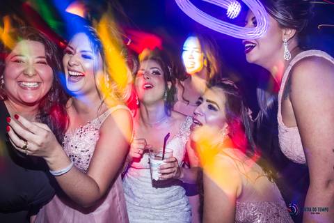 espaço favoritto, buffet favoritto, noivo de azul, casamento na igreja, mini wedding, noiva baixinha, vestido de noiva, vestido de noiva sereia, buque da noiva, fotografia artistica de casamento, igreja santa maria goretti, buque roxo, festa de casamento'