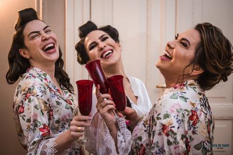 Casa Don'Anna, casamento no casarao, casamento em casa antiga, casamento minimalista, buque de girassol, assessora sol, flavia chicarelli, decoração de casamento, noivos good vibes, casa dona ana, vitral em casamento'