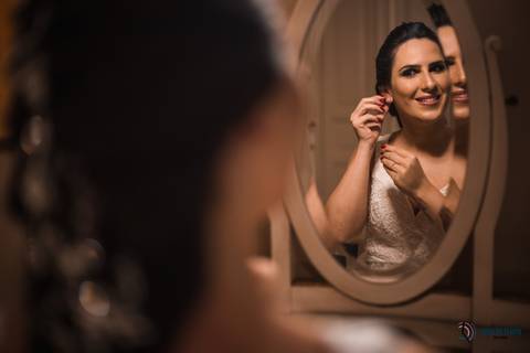 Casa Don'Anna, casamento no casarao, casamento em casa antiga, casamento minimalista, buque de girassol, assessora sol, flavia chicarelli, decoração de casamento, noivos good vibes, casa dona ana, vitral em casamento'