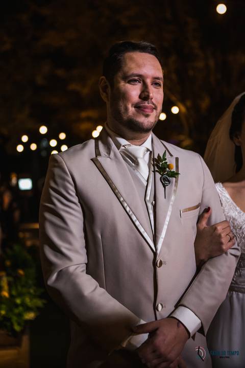 Casa Don'Anna, casamento no casarao, casamento em casa antiga, casamento minimalista, buque de girassol, assessora sol, flavia chicarelli, decoração de casamento, noivos good vibes, casa dona ana, vitral em casamento'