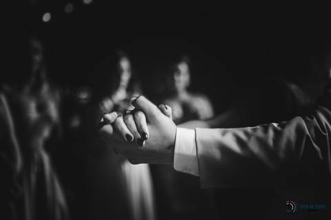 Casa Don'Anna, casamento no casarao, casamento em casa antiga, casamento minimalista, buque de girassol, assessora sol, flavia chicarelli, decoração de casamento, noivos good vibes, casa dona ana, vitral em casamento'