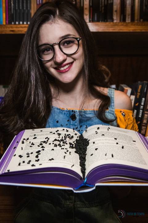 livraria cultura, ensaio na livraria, ensaio 15 anos, ensaio debutante, debutante, book de 15 anos, vou fazer 15 anos, fotografa de 15 anos, ensaio 15 anos diferente, livraria cultura, ensaio na livraria cultura, fotos na livraria'