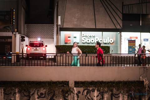 avenida paulista, ensaio na paulista, pre casamento na paulista, fotos na paulista, turistando na paulista, domingo na paulista, foto de casal na paulista, ensaio de casal na paulista, fotografa paulistana, ensaio urbano, ensaio na rua'