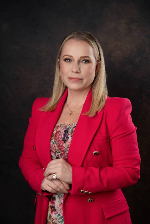 Retrato Corporativo - 
Débora B.'