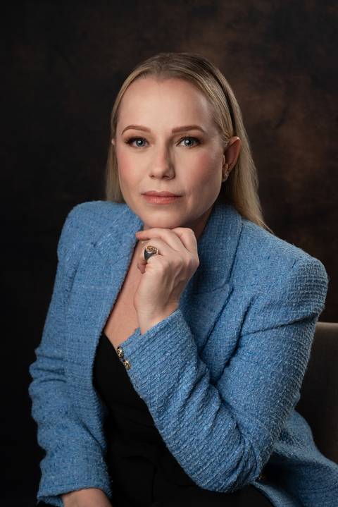 Retrato Corporativo - 
Débora B.'