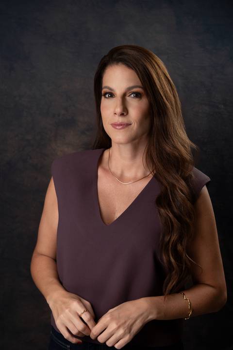 Retrato Corporativo - 
Débora G.'