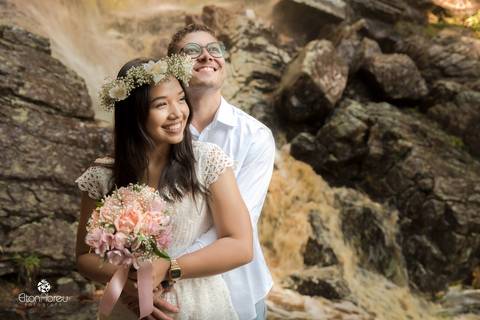 Seja luz ! E sendo assim, fomos pra o Parque Sete Passagens em Miguel Calmon fotografar a Ana Clara e o Itálo. Veja mais no site www.eltonabreu.com
#casamento #noiva #noivas #vestidodenoiva #noivos #noivado #casamentos #casar #noivo #madrinhas #voucasar #'